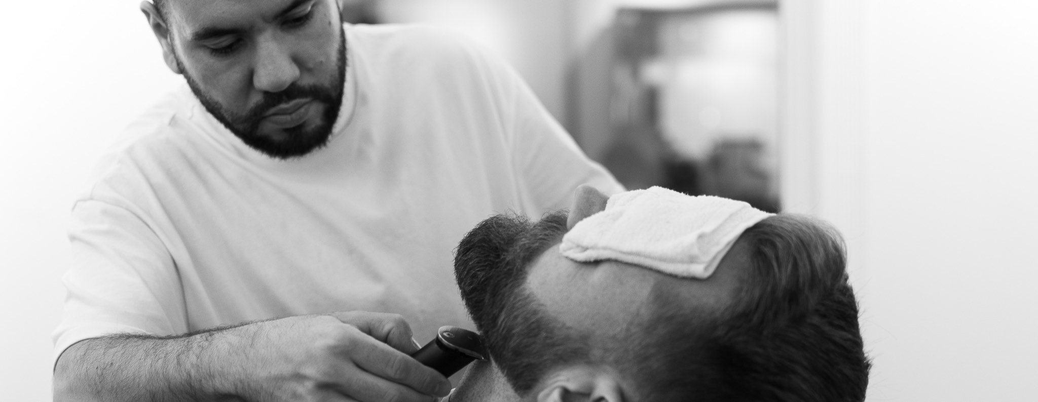 Mauro performing line up on neckbeard with red deer clipper